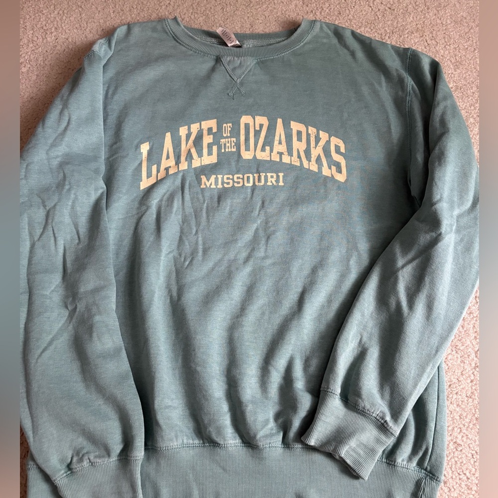 Uniqlo Green Crewneck Sweater Soft Fleece Comfort